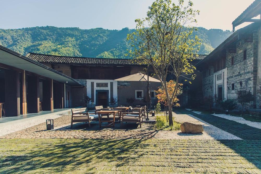 Qingpu Nanjing Taxia Culture Retreat Hotel Zhangzhou Exterior photo